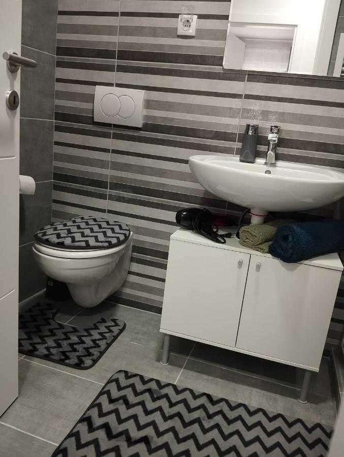 Apartman Green!! Apartment Sremska Mitrovica Ngoại thất bức ảnh
